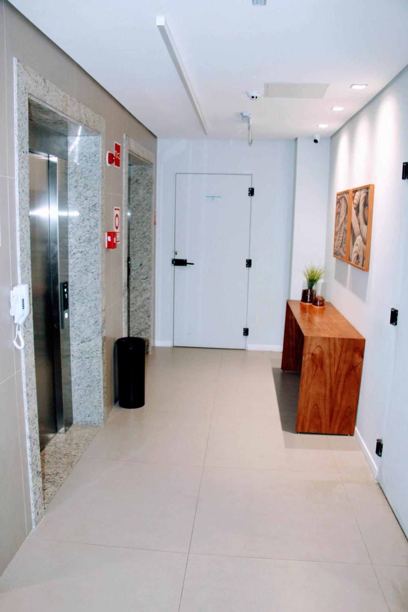 Apartamento Elegante E Confortavel Na Barra Em Salvador de Bahía
